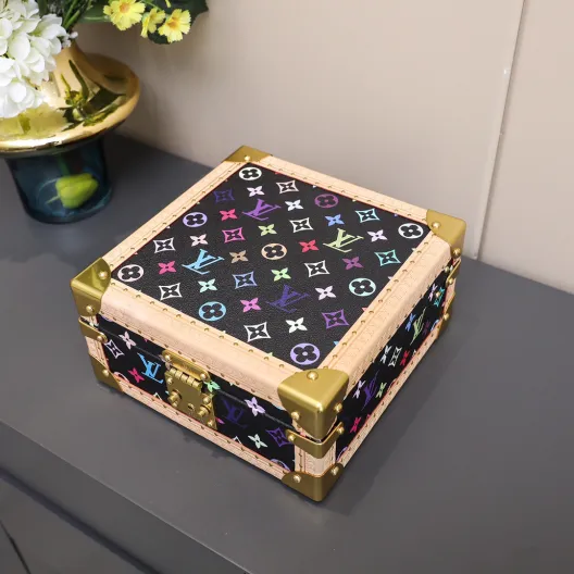 Louis Vuitton ルイヴィトン　ハードケース　ジュエリーケース　ジュエリーボックス　LVカスケット