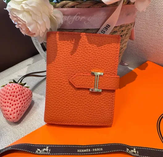 HERMES 愛馬仕 iPhoneケース スマホケース iPhone 18シリーズ対応 レディース カード収納 ロゴ入り レッド
