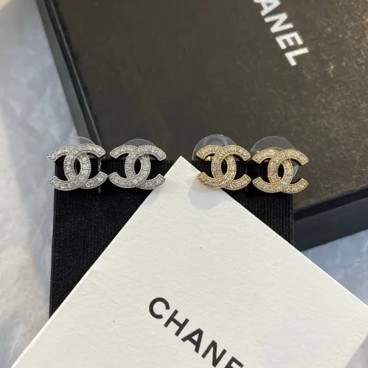 CHANEL シャネル レディース ピアス CCロゴ シルバー ブランドピアス 上品なアクセサリー