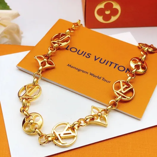 LOUIS VUITTON ルイヴィトン レディース ブレスレット LVイニシャル ゴールド仕上げ ブランドアクセサリー 普段使い
