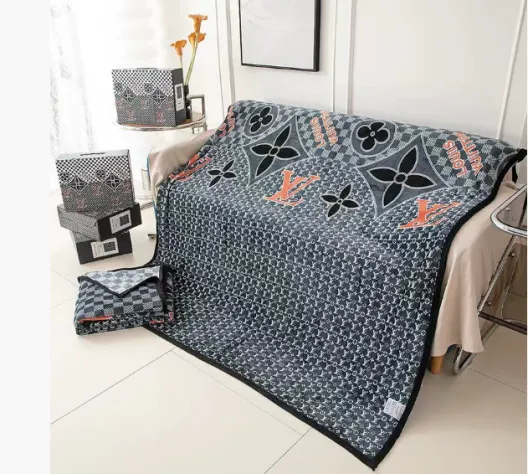 オシャレ掛け毛布　Louis Vuitton　ルイヴィトン　ブランケット　暖かい　ふわふわ　ソファー用/お昼寝用/ベッド用/カー用品　ブラック