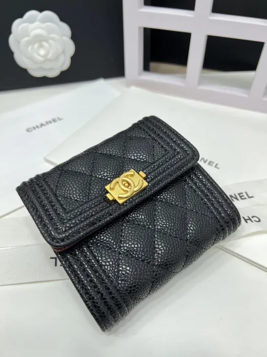 【シャネル】キャビアスキン 長財布 ココマーク金具 上品なブラックのレディースウォレット