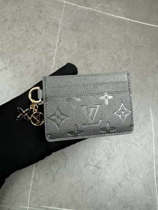ルイ・ヴィトン モノグラムキャンバス 上品な長財布 レディース ギフトにも最適な定番モデル