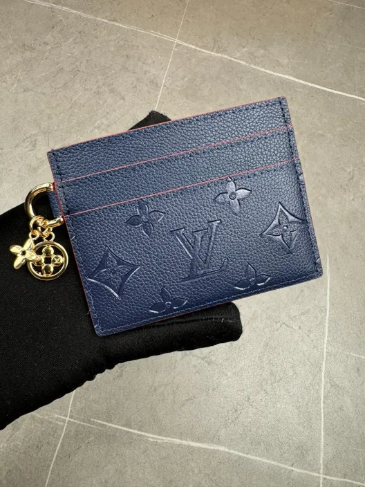 ルイ・ヴィトン モノグラムキャンバス 上品な長財布 レディースに人気の定番モデル