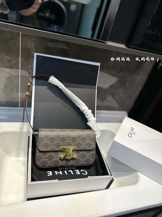 セリーヌ モノグラムキャンバス 上品なショルダーバッグ レディース向け 長く愛用できる定番モデル
