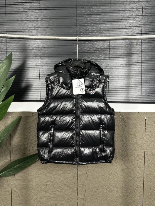 Monclerモンクレール ブラック ポッフェル ファー付き メンズ レディース 1枚入