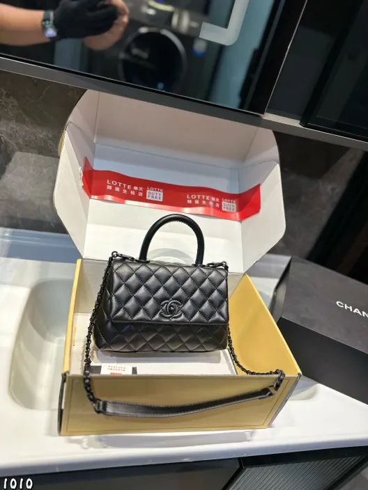 シャネル ブラック キャップ付きハンドバッグ 1色入 🖤
