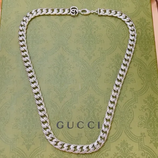 高級 GUCCI ネックレス 銀色 1本入 💎