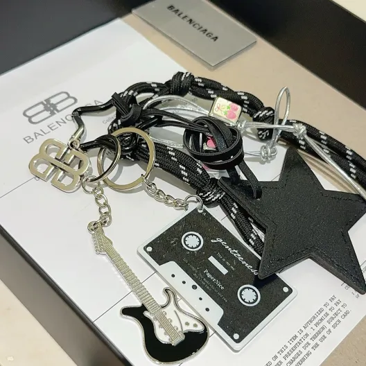 BALENCIAGA キーリング 6個セット ブラック 韓国風デザイン 🎸