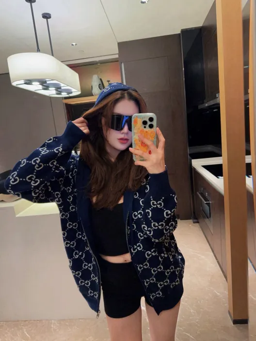GUCCI ニットパーカー ブルーブラック 2色入