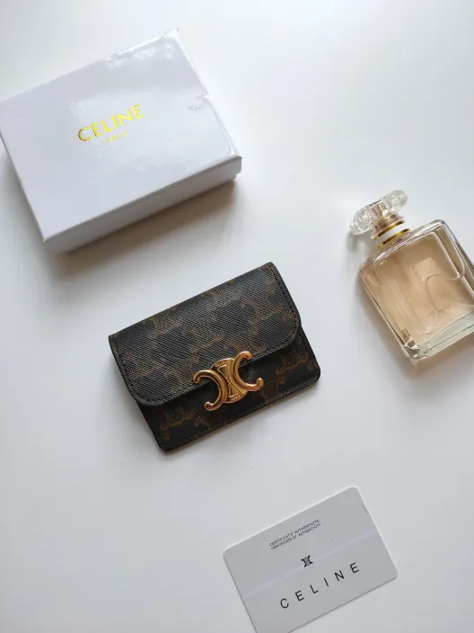 CELINE セリーヌ カードケース ブラウン レザー シグネチャー柄 高級感 プレゼントにも最適
