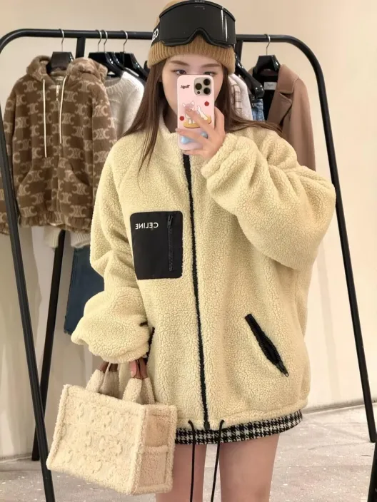 CELINE 340 Celin 25Fw ロゴポケット ファー フリース ファッション | オフホワイト/ブラック