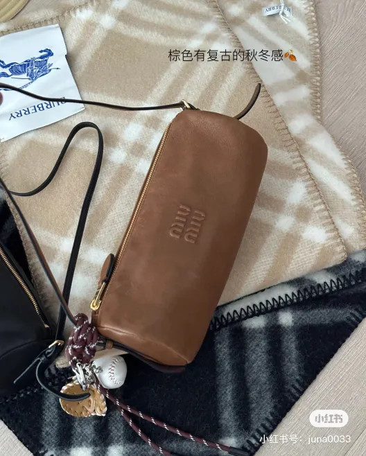 Miu Miu レザー ショルダーバッグ | ブラウン