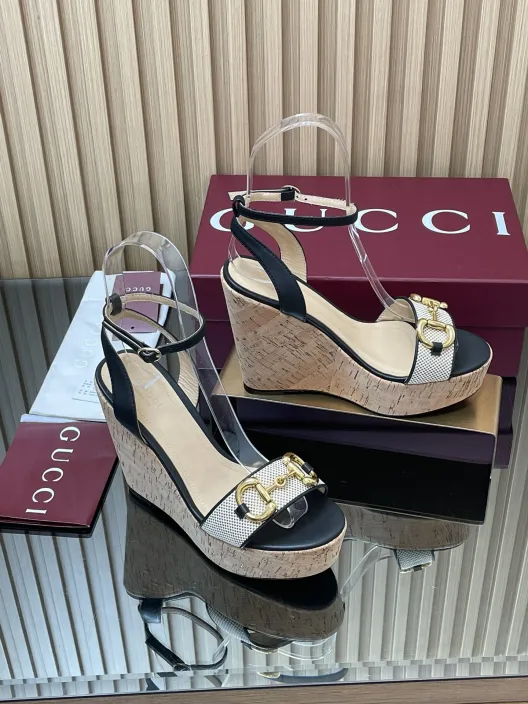 GUCCI グッチ フラットシューズ シューズ 軽量 通勤 通学 黒色