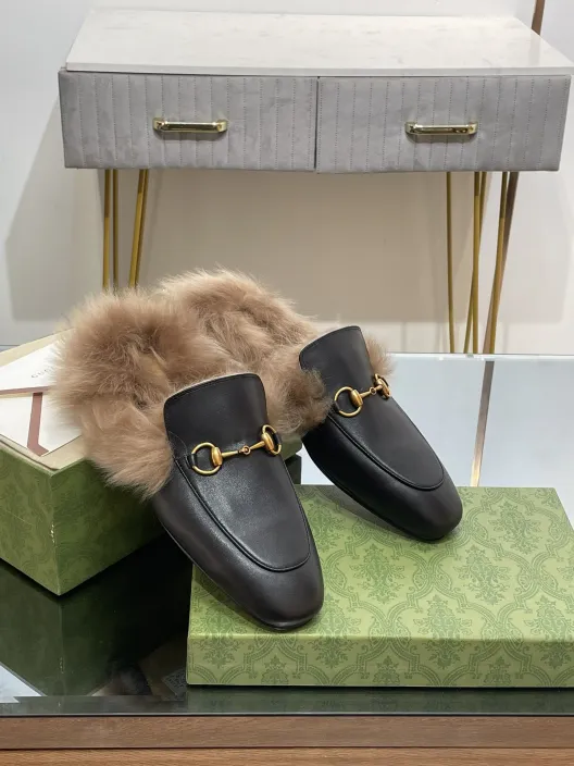 GUCCI グッチ ファー付きローファー ファー ローファー ブラック