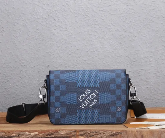 LOUIS VUITTON　ルイヴィトン　メンズ　ショルダーバッグ　ダミエ　3D　キャンバス　ステュディオ・メッセンジャー 　クロスボディ　バッグ　2色