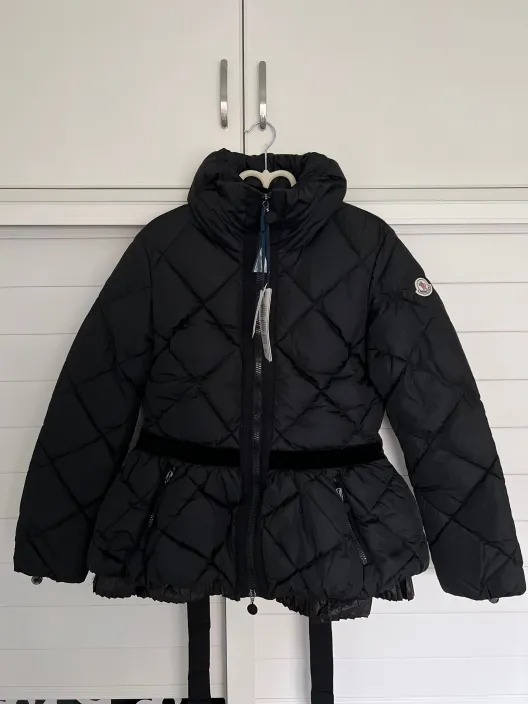 MONCLER　モンクレール　メアリー　MARY　レースリブ　ギャザーフリル付　ダウンコート　ダウンジャケット　レディース